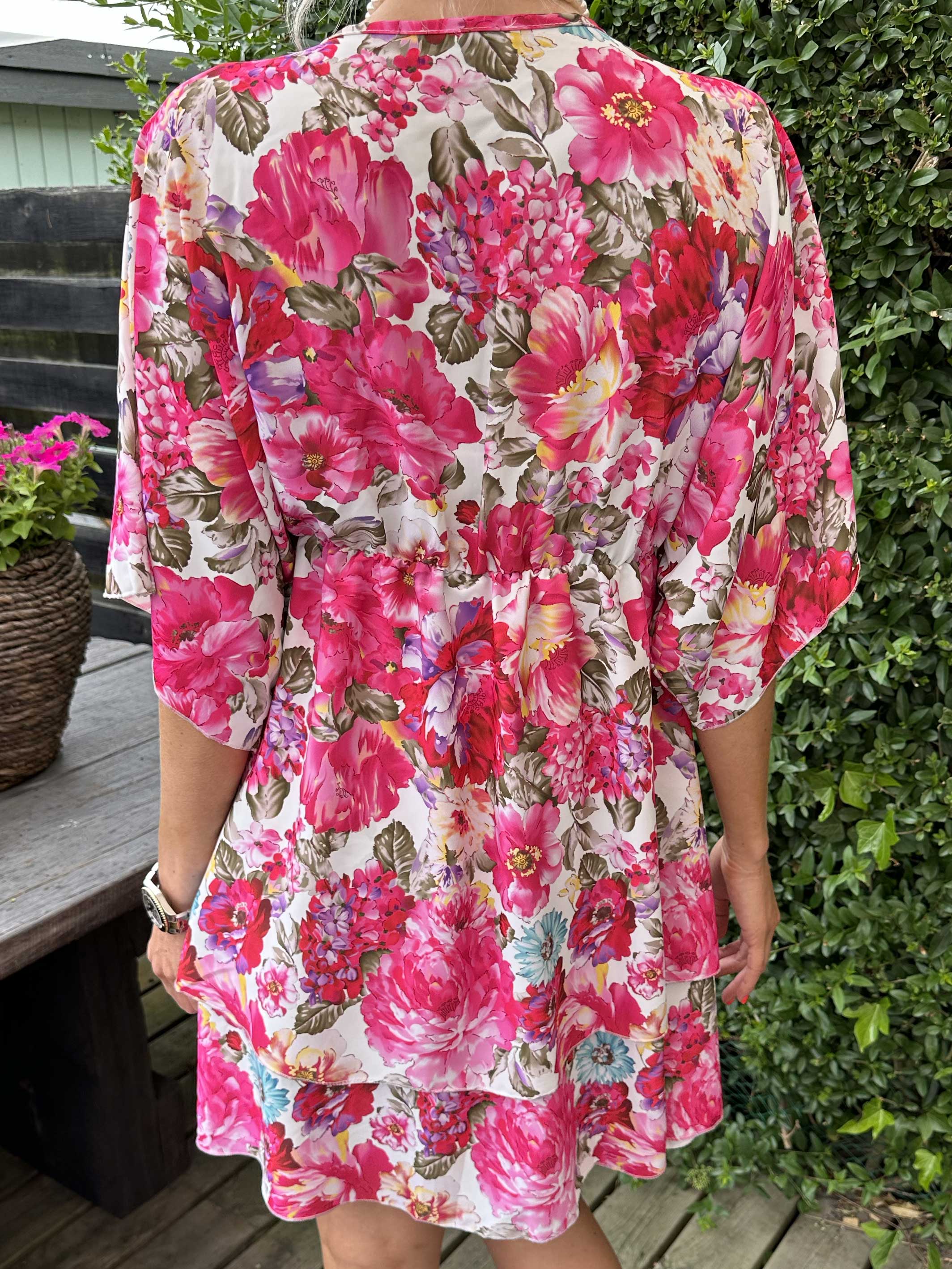 Giada - Kort kjole med blomsterprint